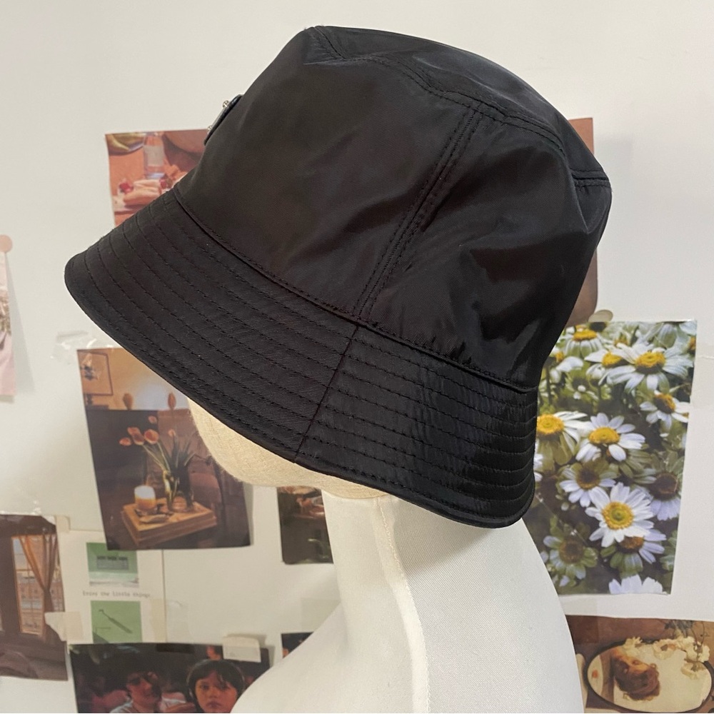 Prada Black Logo Triangle Re-Nylon Bucket Hat - Picture 2 of 6